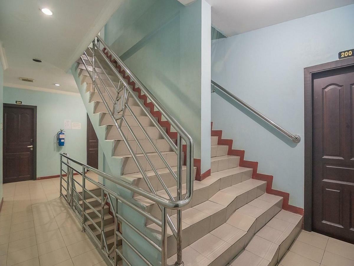 Reddoorz Near Nagoya Citywalk Batam 2 Bagian luar foto